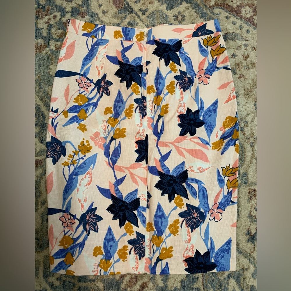 J. Crew Floral Pencil Skirt - Size 0 - Picture 4 of 4